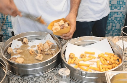 1.5 Hour Food Guided Tour & Sightseeing in Genoa