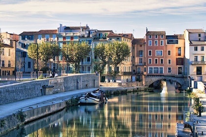 Explore Narbonne in 60 minutes with a Local