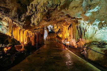 Tur i innlandet i Spania: Tunneler og festninger fra Madrid