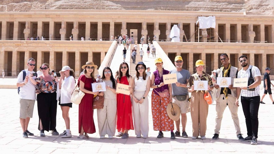 Hurghada: Small-Group Luxor Highlights & Tut Tomb Day Tour