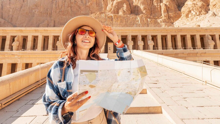 Hurghada: Small-Group Luxor Highlights & Tut Tomb Day Tour