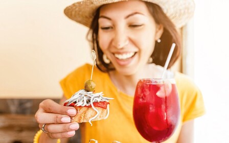 Barcelona: Speakeasy, Explore Hidden Bars with Tapas