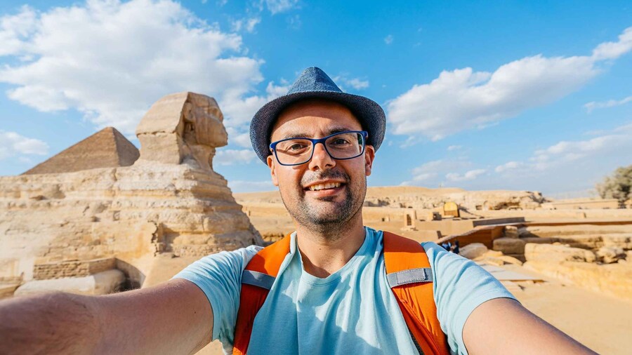 From Hurghada: Pyramids & Museum Small Group Tour by Van