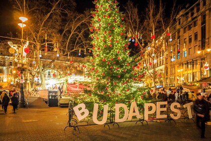 Budapest: Christmas Markets Tour with Food Tastings