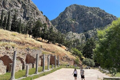 Tur kelompok berpemandu perjalanan sehari penuh Delphi dari Athena