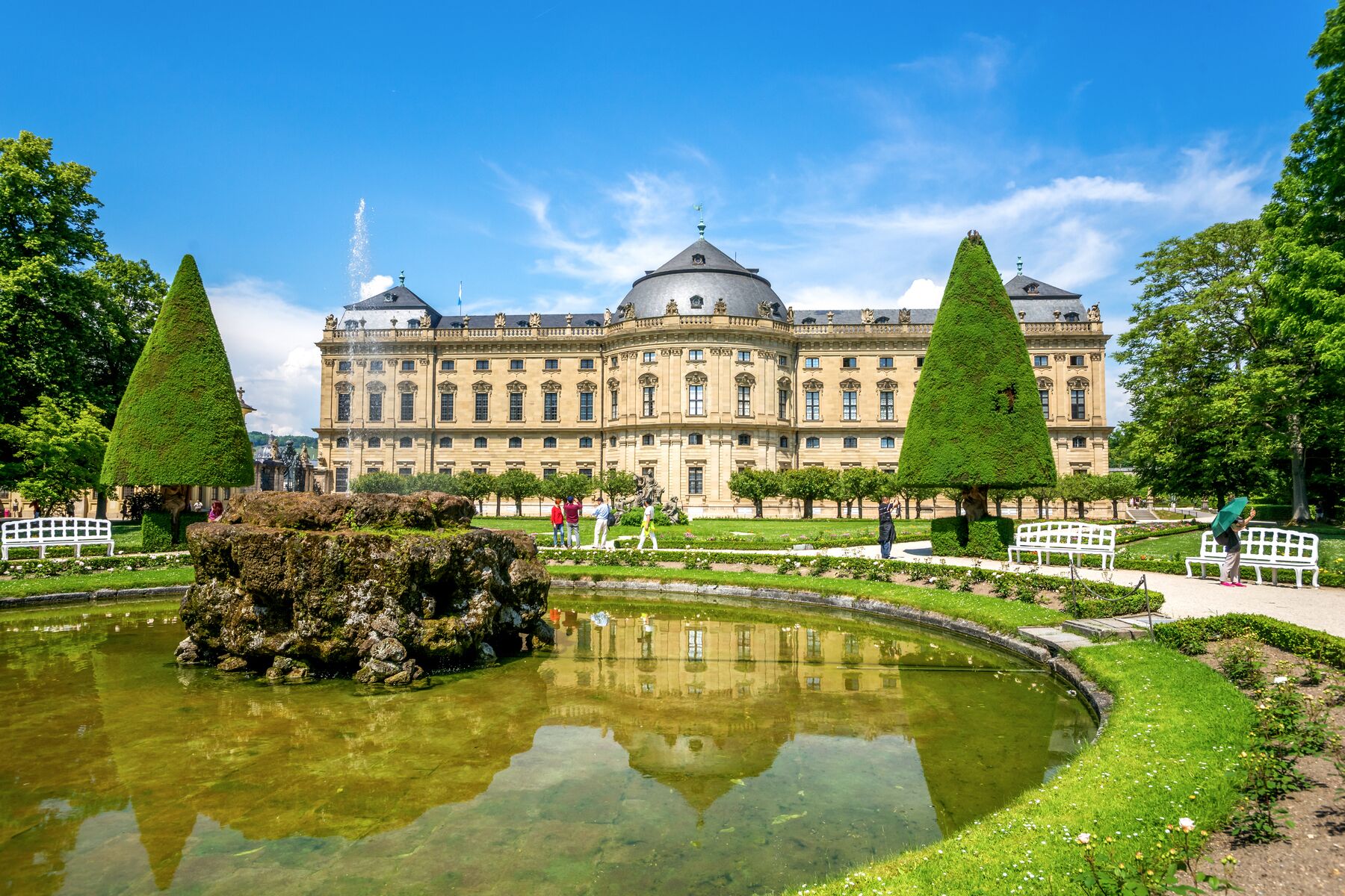 Day Trip from Frankfurt to Würzburg: Palaces, Vineyards & Baroque Splendor