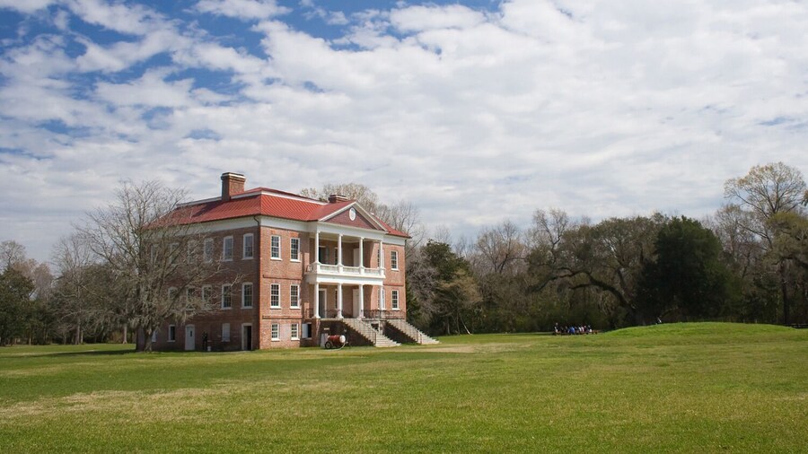 Explore Savannah-Charleston with a Self-Guided Driving Audio Tour