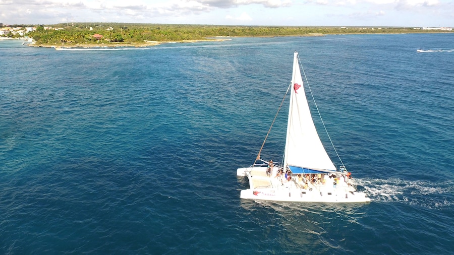 All-Inclusive Saona Island Tour by Speedboat & Catamaran