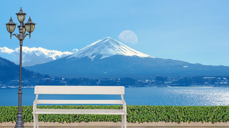 Japan: Mount Fuji H Line: 1-Day Trip to Lake Kawaguchi & Cable Car