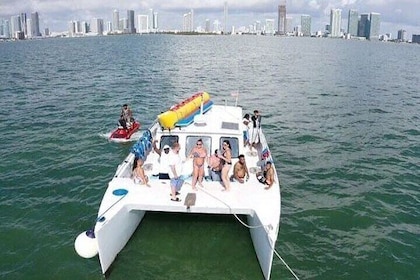 Catamaran Adventure, Jet Ski Experience & Extreme Tubing 360 à Miami en Flo...