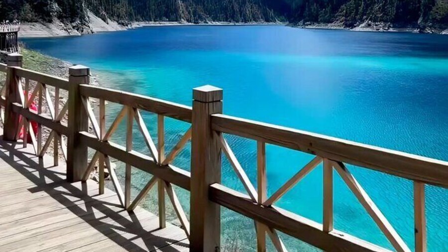 Jiuzhaigou 5A Scenic Area and Huanglong 5A Scenic Area