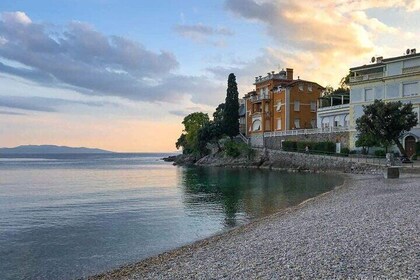 Bari Heritage and Seaside Private 6 Hour Tour with Hotel Pickup