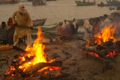 Varanasi Cremation Tour ( Full exploration with Explaination)