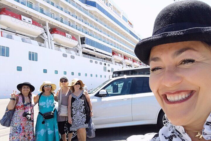 Happy cruise ship passangers