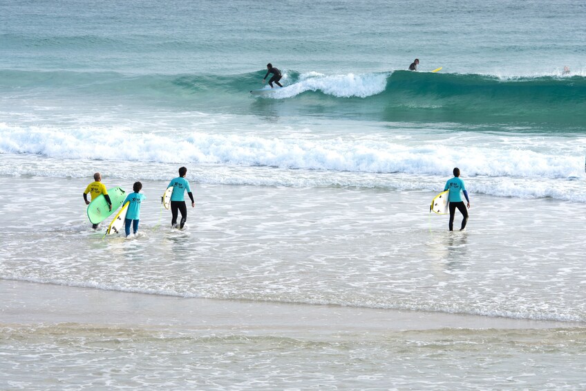 Surf class with a Pro in Fuerteventura