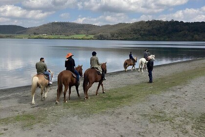 Lake Martignano Horseback Ride with Guide Near Rome