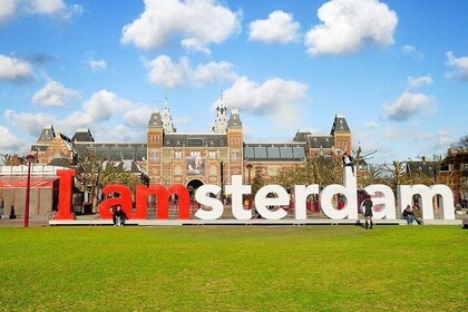 Private Sightseeing Tour in Amsterdam with 2 Museum Tickets of Your Choice