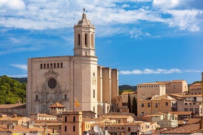 Hello Girona: Private 2-Hour Intro City Walk with Local Guide