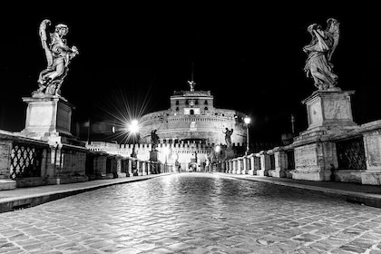 2-hour Private Ghost Tour in Rome with Local Guide