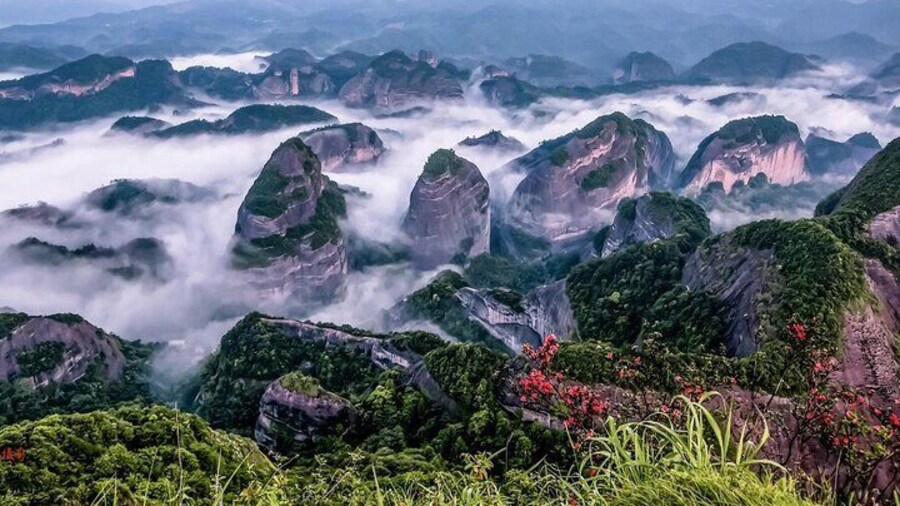 1-Day Guilin Danxia Landscape Tour Bajiaozhai Geopark