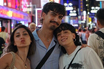Shibuya Night Tour with Local – Authentic Izakaya & Pro Photos