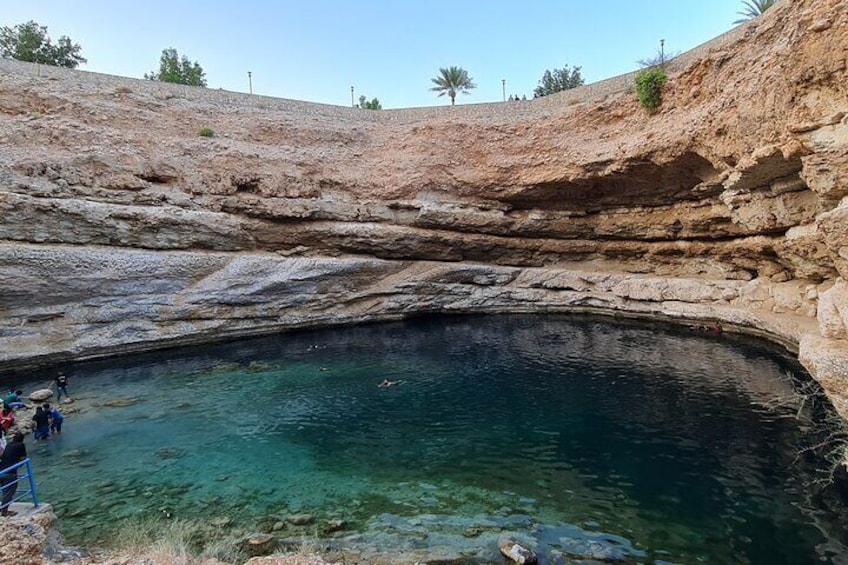 Private Full-Day Wadi Tiwi and Bimmah Sinkhole Tour from Muscat