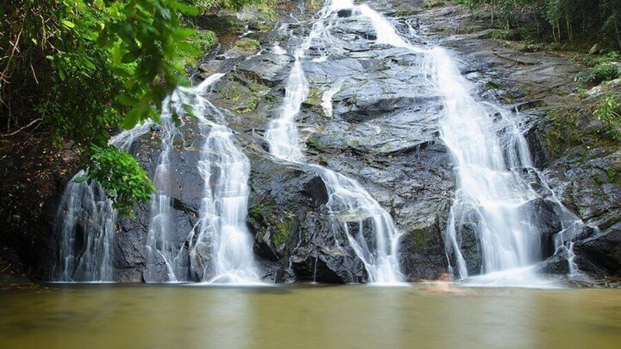 Amazon Waterfalls: Real adventure in the wild jungle