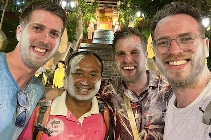 Historical Sightseeing Tour in Phnom Penh