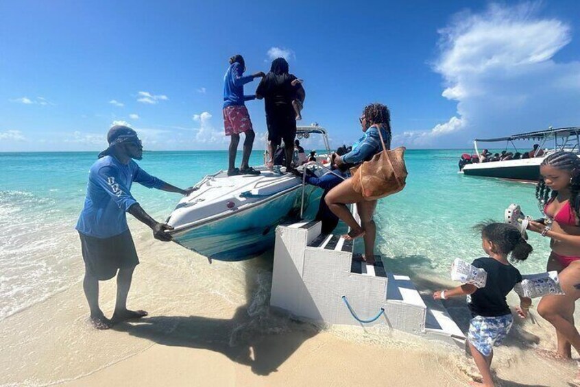 4-Hour Bahamas Excursion: Snorkeling, Wildlife, and Beach Club