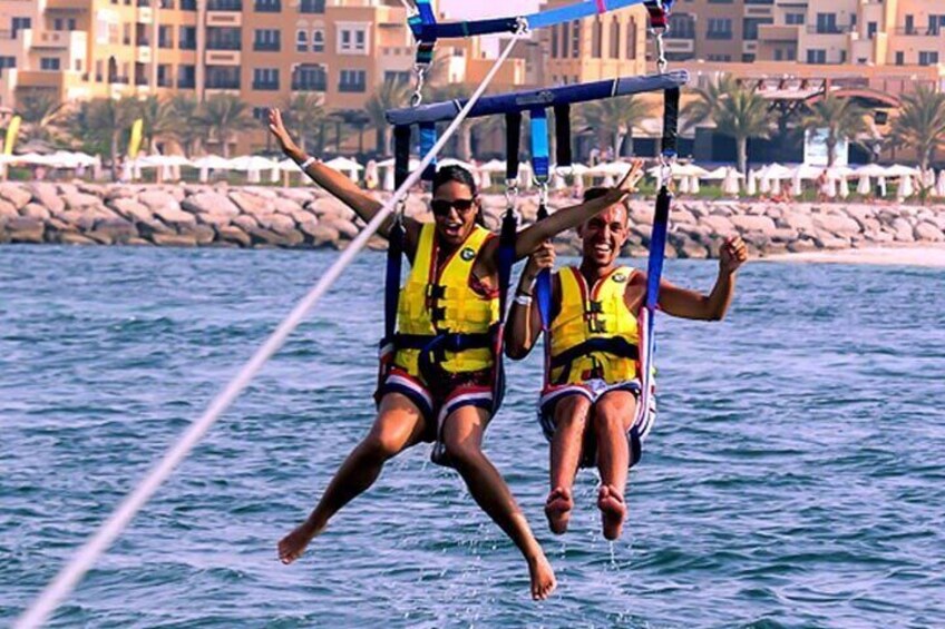 Parasailing in AL Jazirat Al Hamra