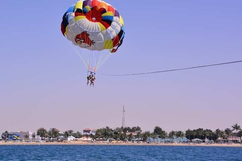 Parasailing in AL Jazirat Al Hamra