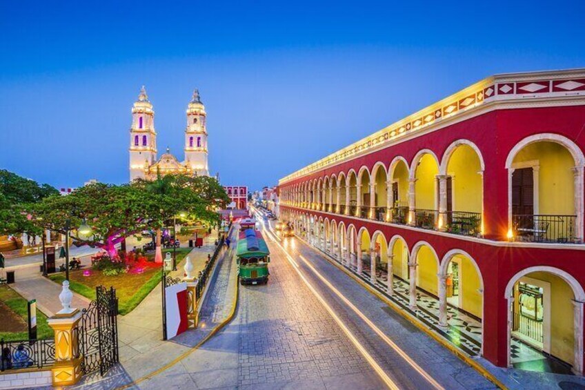 Private Romantic Walking Tour in San Francisco de Campeche