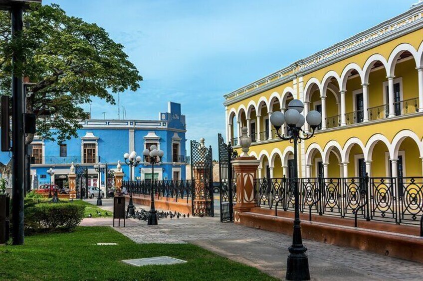 Private Romantic Walking Tour in San Francisco de Campeche