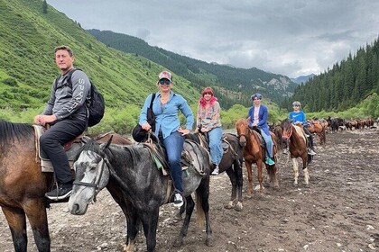 Horseback Riding and Cultural Experience Tour