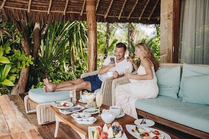 Private Wine Tastings, 3 Wine Farms Full-Day Tour