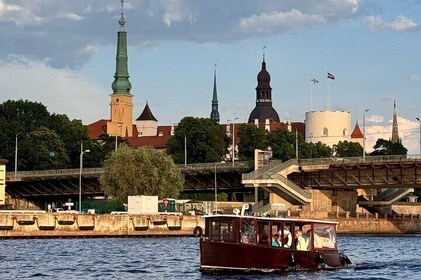 Riga: Private Riga canal boat tour with Riga Black Balsam