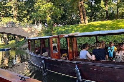 Riga: Private Riga canal boat tour with Riga Black Balsam