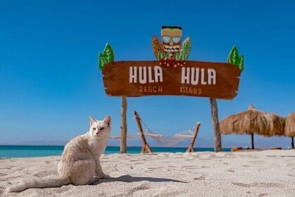 Hula Hula Island Private Boat with Lunch & Transfers – Hurghada