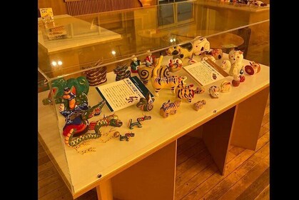 Luxury Sushi and Strolling Tour