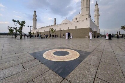 Follow the First Steps of the Hijra in Madinah (Private tour)