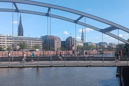 Discover Hamburg: Walking tour of the harbour, Speicherstadt and more.