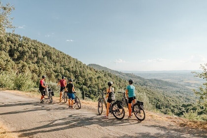 Cortona - Sunset eBike Ride Around the Village + Pizza Tasting
