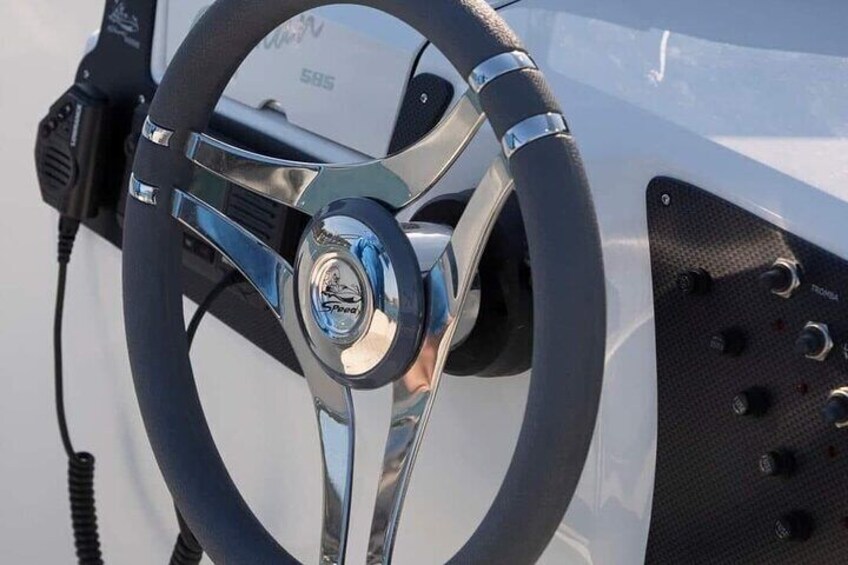 Rent a boat in the amalfitan coast without a license or with a professional skipper