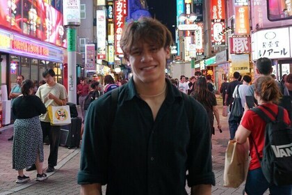 Shibuya Nightlife Tour: Izakaya Food, Bars & Sauna Experience