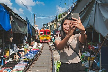 Hua Hin Private Tour Experience with Floating & Railway Markets