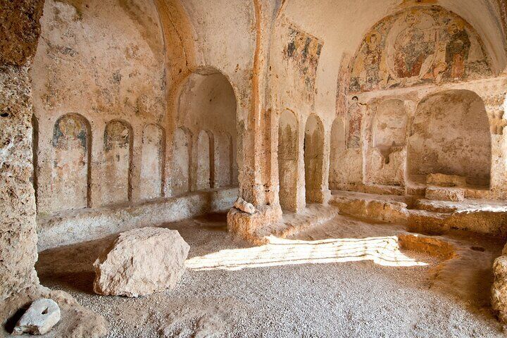 Discover the Lama D'Antico Rock Park and its Rock Churches
