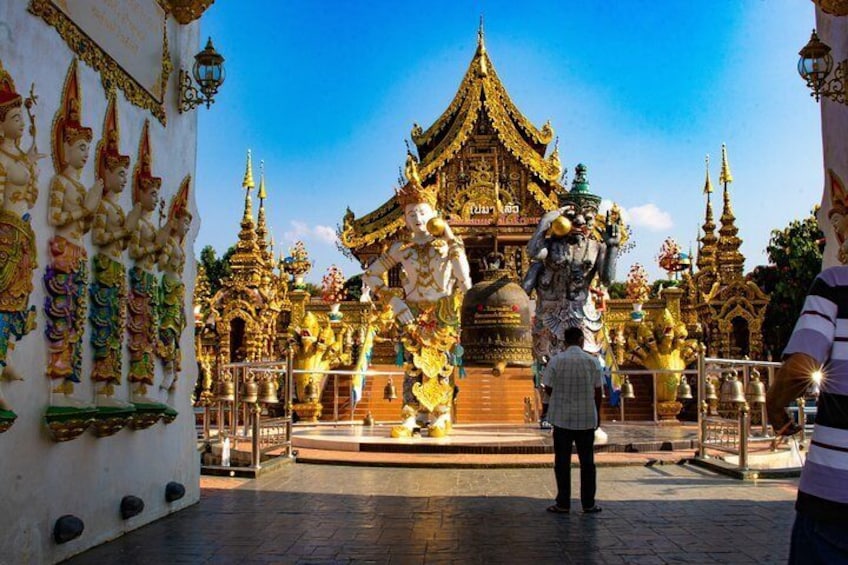 Chiang Rai Private Walking Tour with Professional Guide