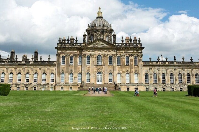 Bridgerton-Themed York Day Trip To Castle Howard