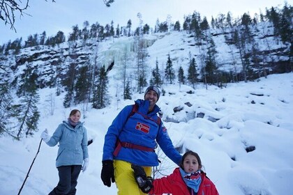 Frozen Waterfalls hike with PRO Photo and barbacue at Korouoma