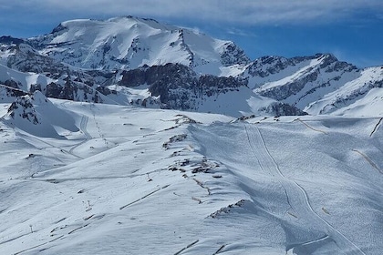 Private Ski Day in the Andes from Santiago with Guide